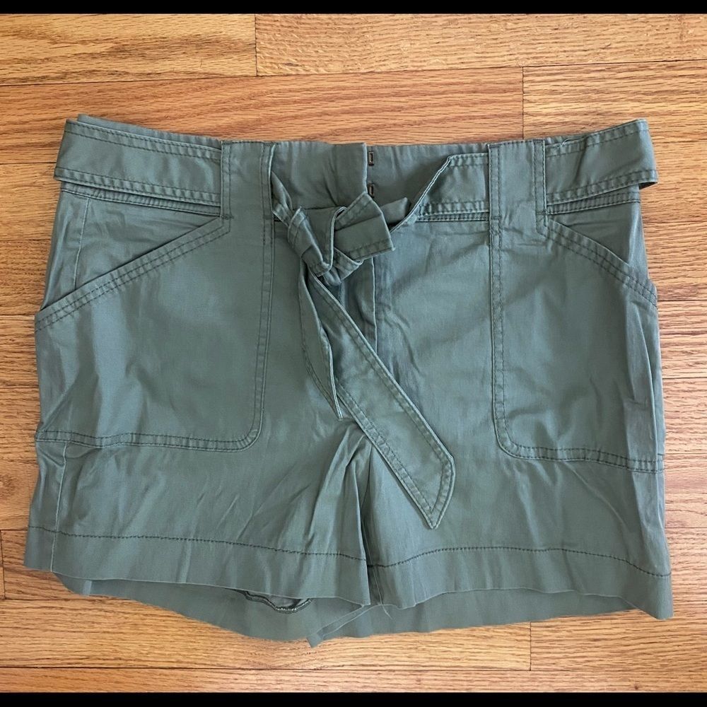 White House Black Market Shorts Women’s 10P Military Green 4" Tie Waist NWT WHBM